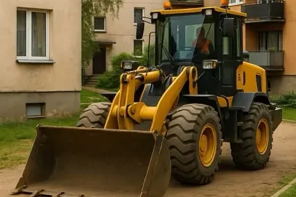 Заказать фронтальный погрузчик в аренду для работы в стеснённых условиях в Минске