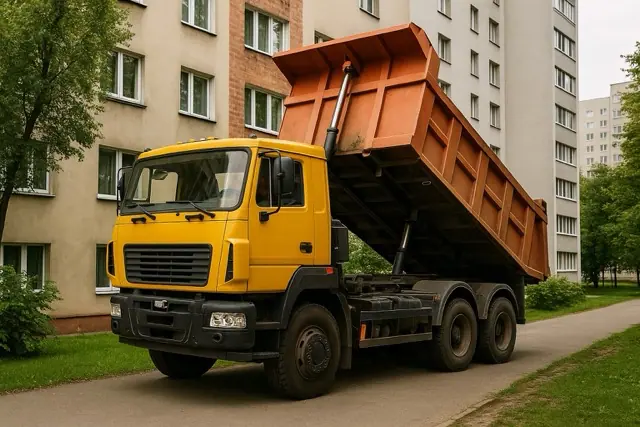 Аренда самосвала для работы во дворе или узком проезде